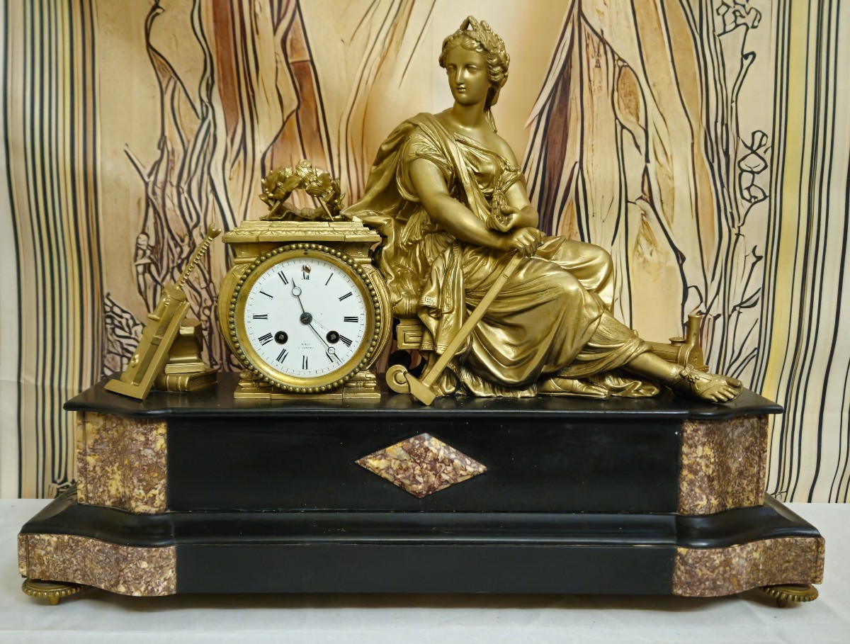 Gilt Spelter Clock With Allegorical Subject – Napoleon III Period – 19th Century 