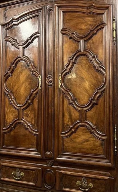 Important Louis XIII Period Wardrobe In Solid Walnut-photo-1