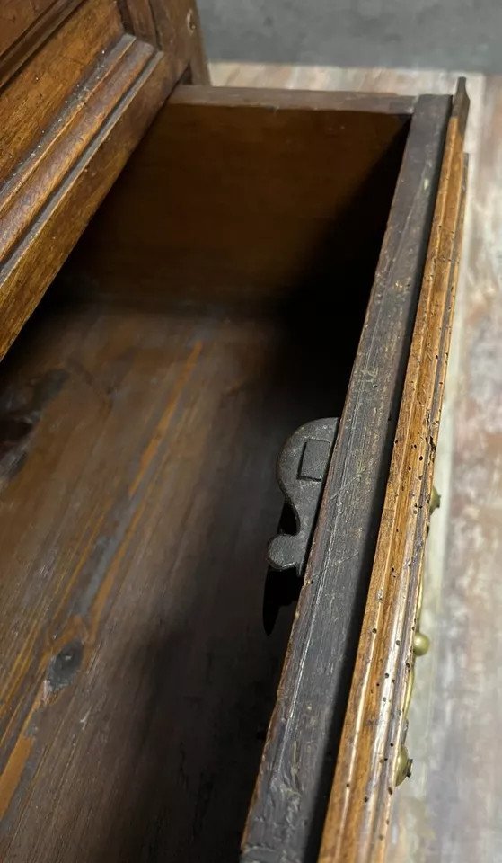 Important Louis XIII Period Wardrobe In Solid Walnut-photo-4