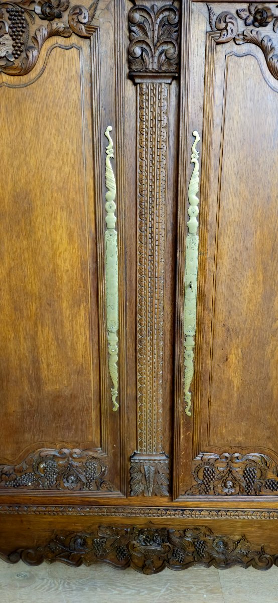 Armoire de Mariage Normande en chêne massif, richement sculptée, époque Louis XV -photo-1