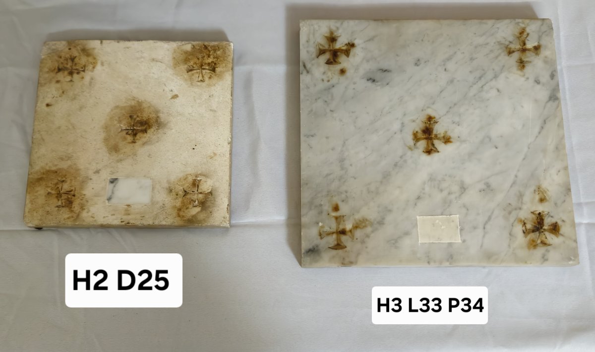 Two Altar Plaques In Marble And Limestone With Inlaid Crosses -photo-8