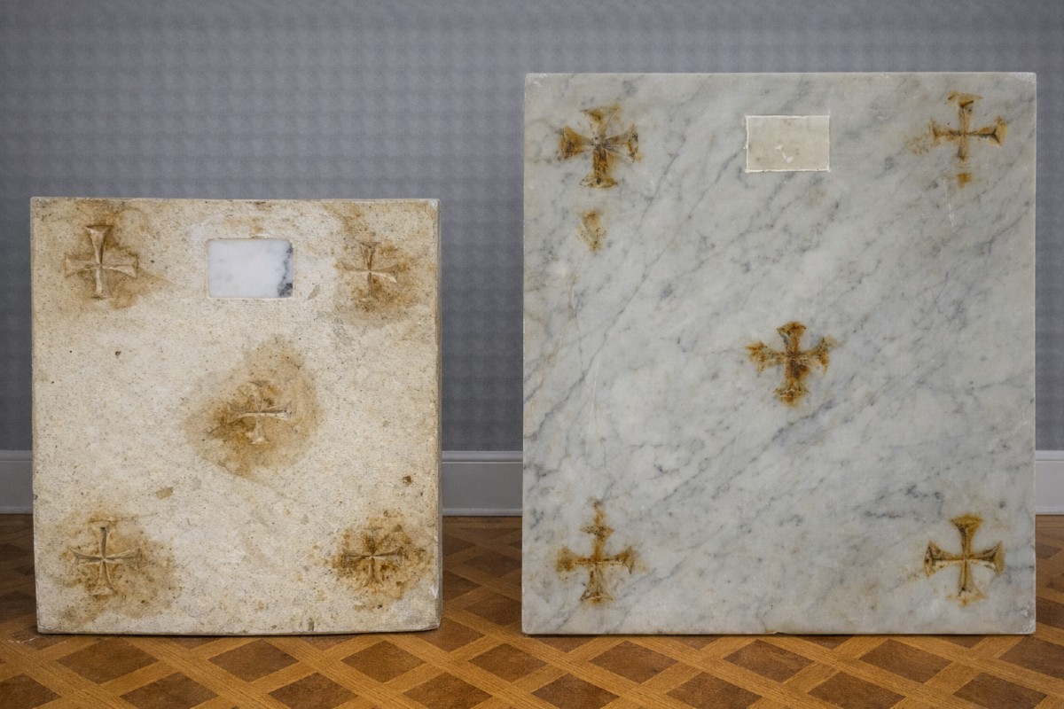 Two Altar Plaques In Marble And Limestone With Inlaid Crosses 