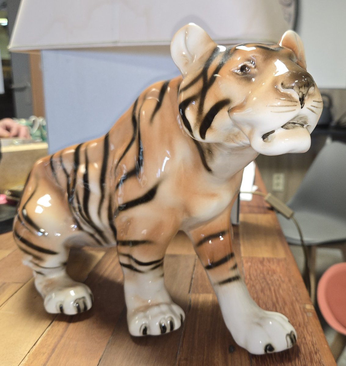 Grand tigre en porcelaine ROYAL DUX – Tchécoslovaquie - Art Déco 1930 - marque au triangle-photo-2