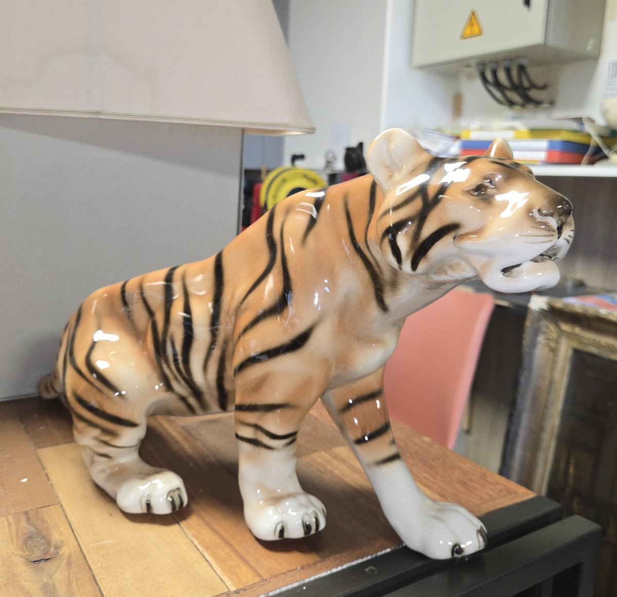 Grand tigre en porcelaine ROYAL DUX – Tchécoslovaquie - Art Déco 1930 - marque au triangle-photo-7