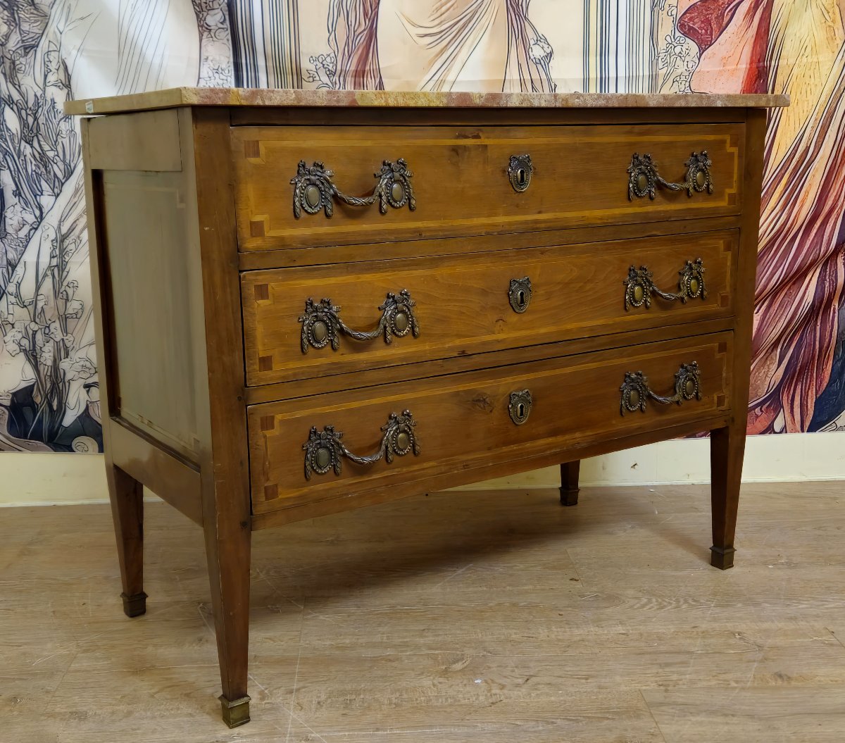 Commode Louis XVI en noyer et marquéterie, plateau marbre – XVIIIe siècle -photo-3