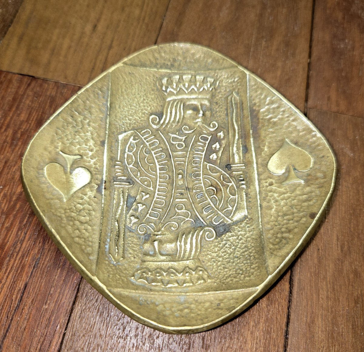 Coupelle / vide-poche en bronze Le Verrier – motif carte à jouer -photo-1