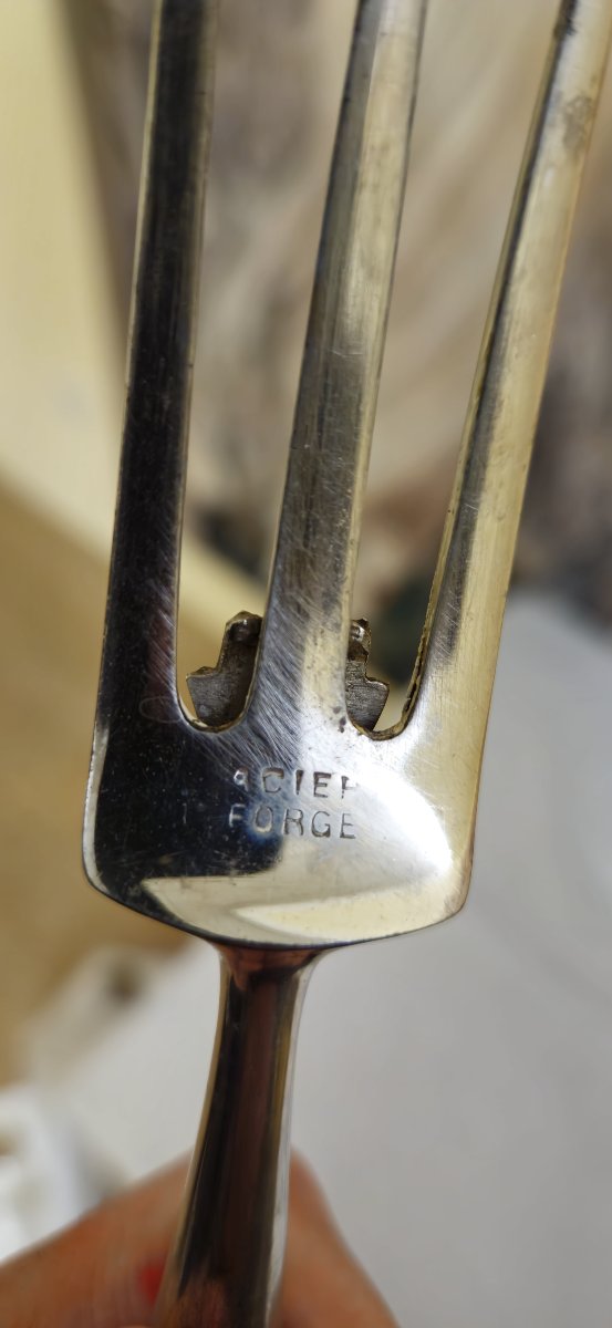 Art Of The Table: Reunion Of Two Silver-plated Cutlery Sets / B-photo-5