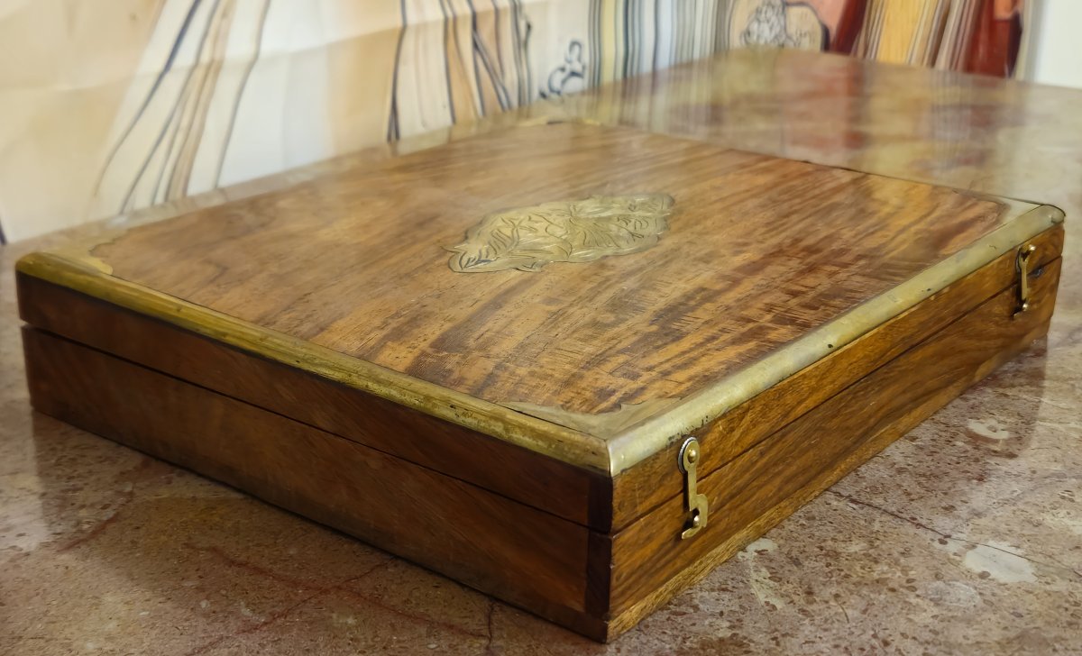 Coffret / écritoire Anglais en bois et laiton marqueté – XXe siècle -photo-4