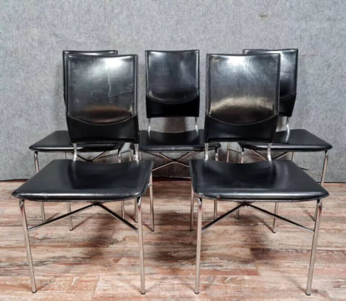 Suite de 5 chaises de salle à manger design Ross Littell pour Matteo Grassi – cuir noir -photo-1