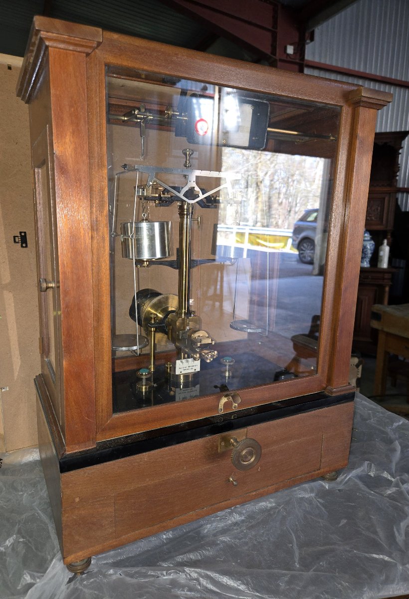 Antique Precision Scale Under A Mahogany Globe - Maison Becker, Brussels - Early 20th Century-photo-6
