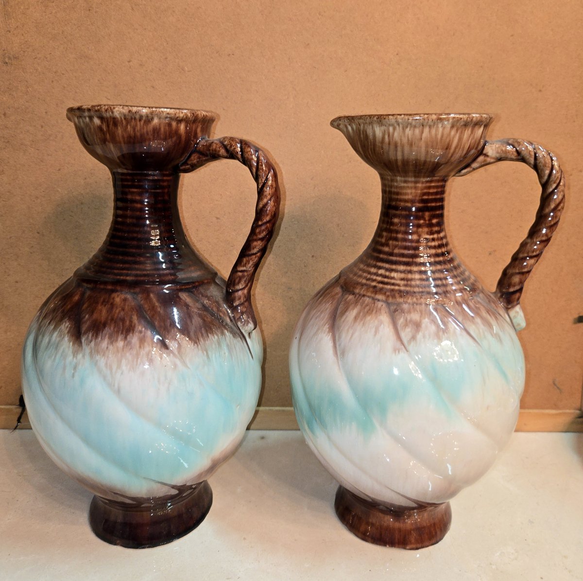 Paire de pichets en céramique émaillée – Travail art déco XXe siècle-photo-1