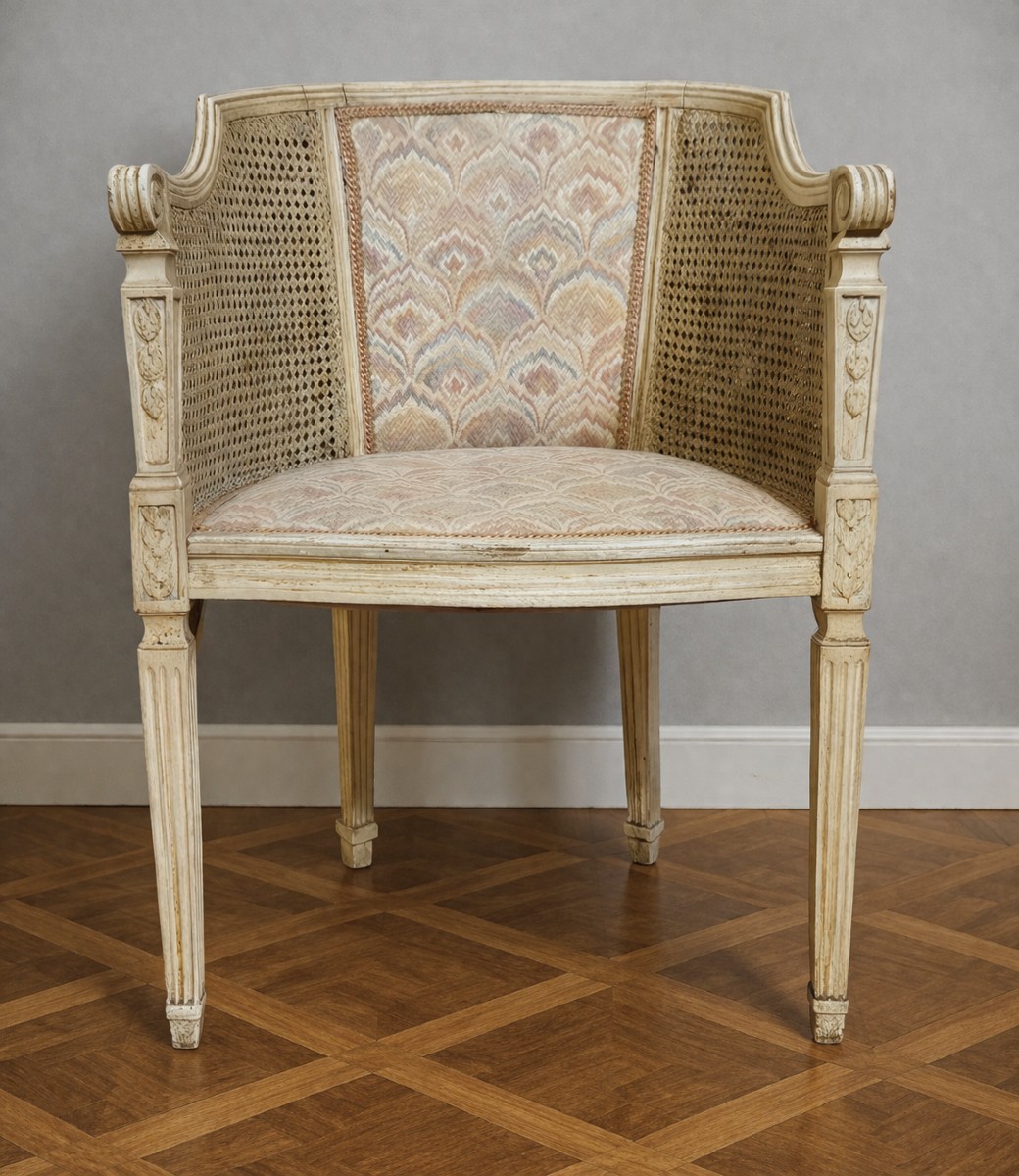 Fauteuil de bureau de style Louis XVI en bois laqué, cannage et tissu époque fin XIXeme 