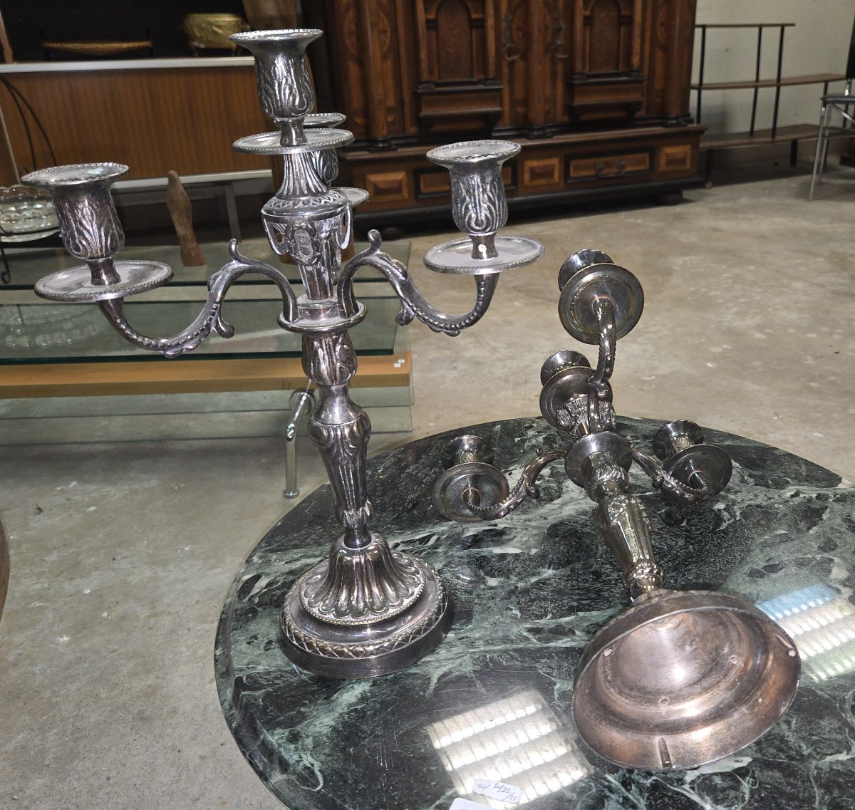 Paire de candélabres en métal argenté – style Louis XVI – XXe siècle-photo-5