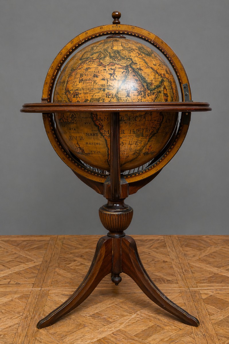 Globe Bar Opening On Tripod Base