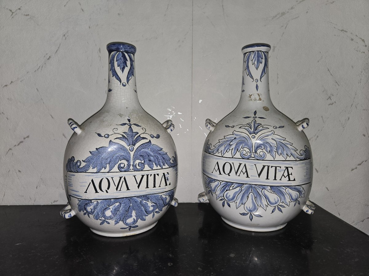 Paire de gourdes de pharmacie en faïence – décor “Aqua Vitae” -photo-3