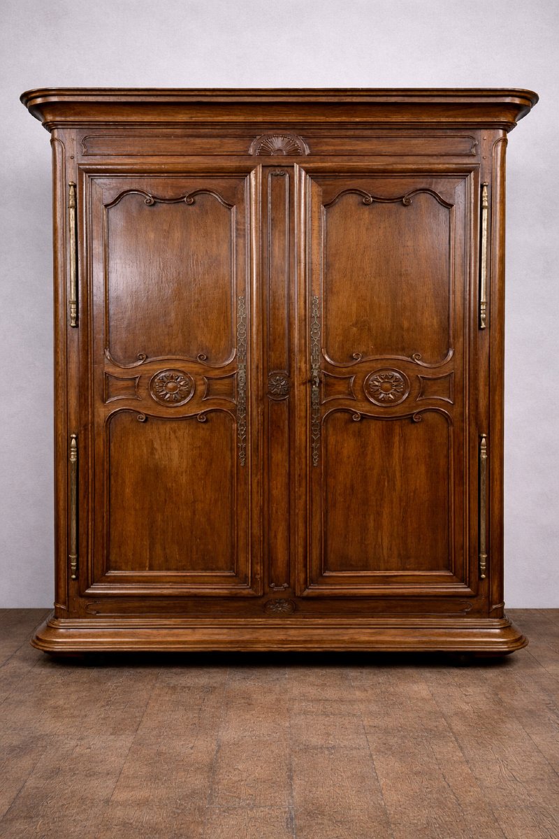 Importante armoire d’époque Louis XV en noyer massif -photo-8