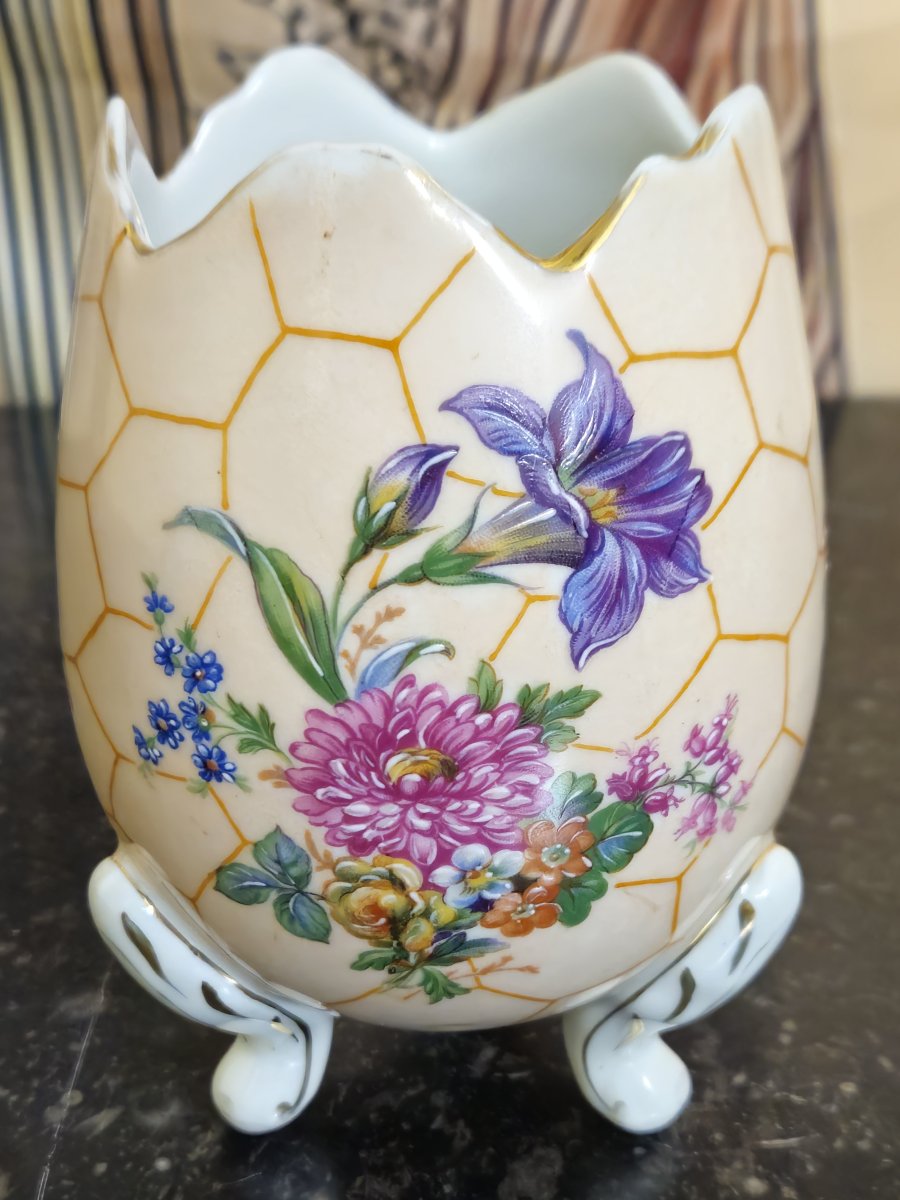 Cache-pot en porcelaine de Limoges – décor floral – forme coquille sur pieds    -photo-5