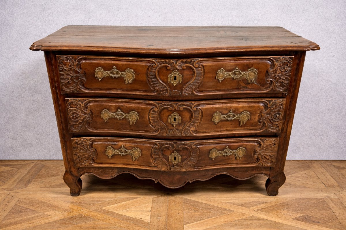 An Important Louis XV Lyonnaise Chest Of Drawers In Solid Walnut-photo-1