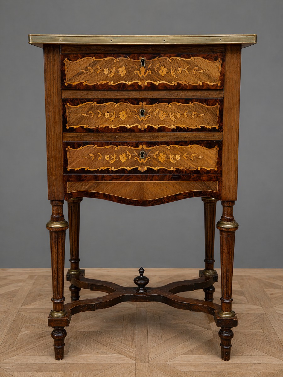 Commode travailleuse marquetée époque Napoléon III 