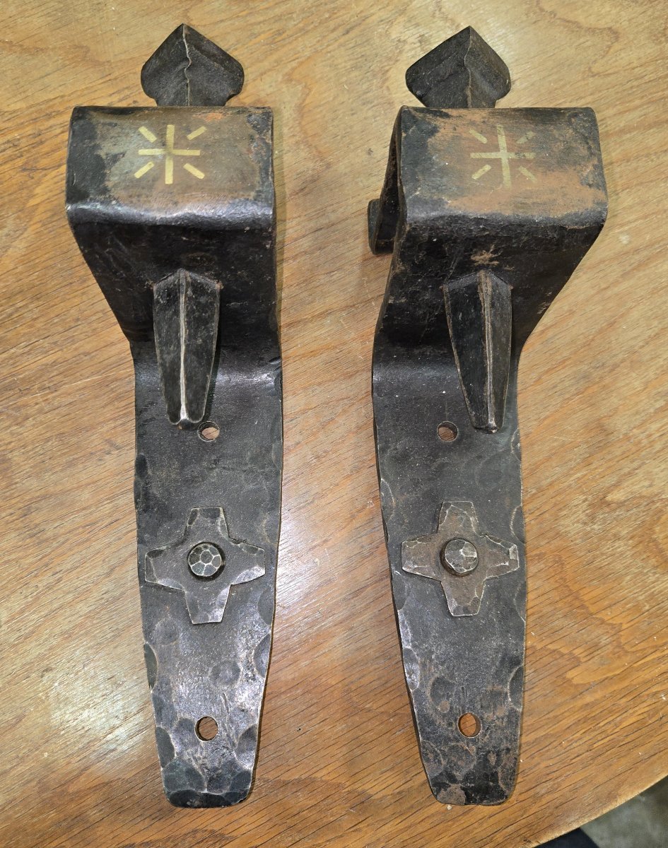 Paire d’anciens supports muraux en fer forgé – style médiéval / gothique   -photo-3