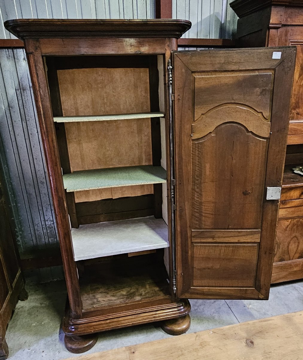 Armoire bonnetiére Louis XIII en noyer massif -photo-5