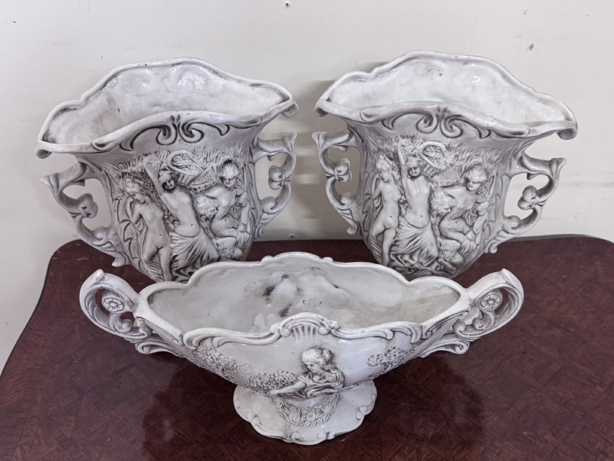 Garniture trois piéces en céramique à décor néo-classique-photo-1