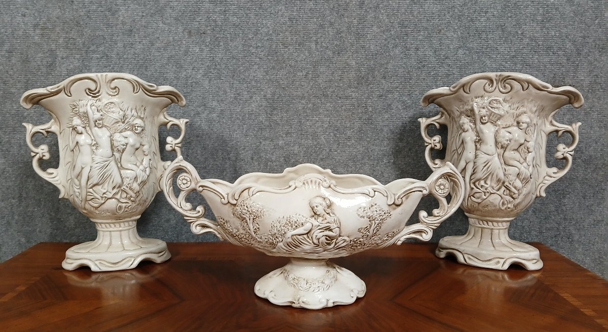 Garniture trois piéces en céramique à décor néo-classique-photo-2