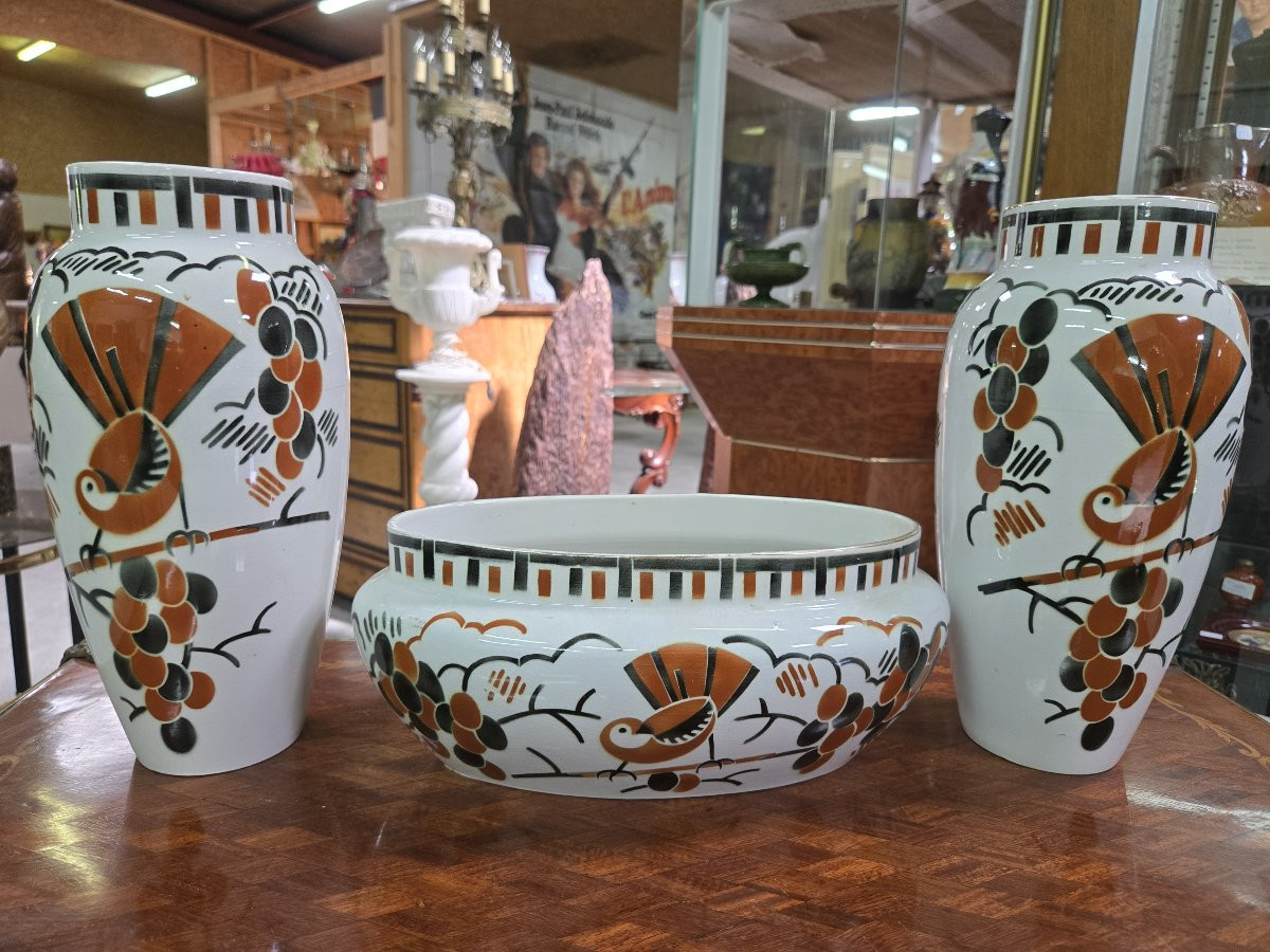 Set With Two Vases And A Centerpiece In Lunéville Earthenware-photo-1