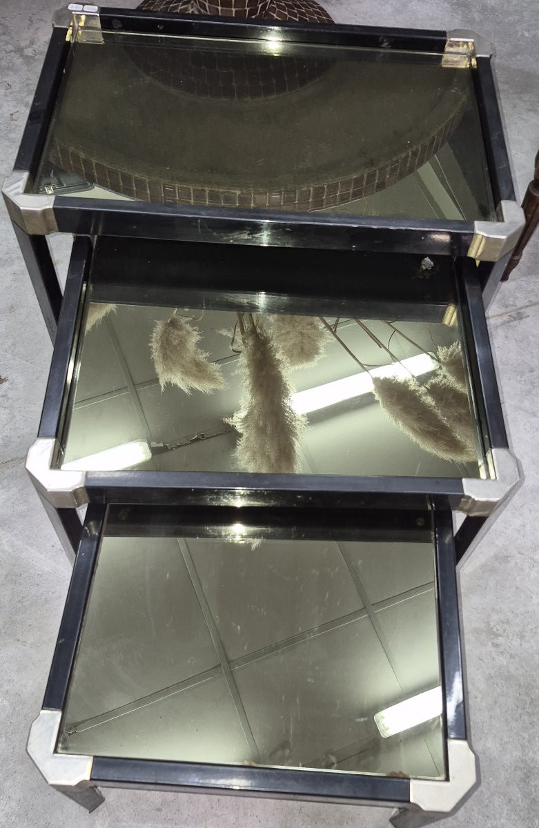 Suite de trois tables gigognes au design moderniste-photo-1