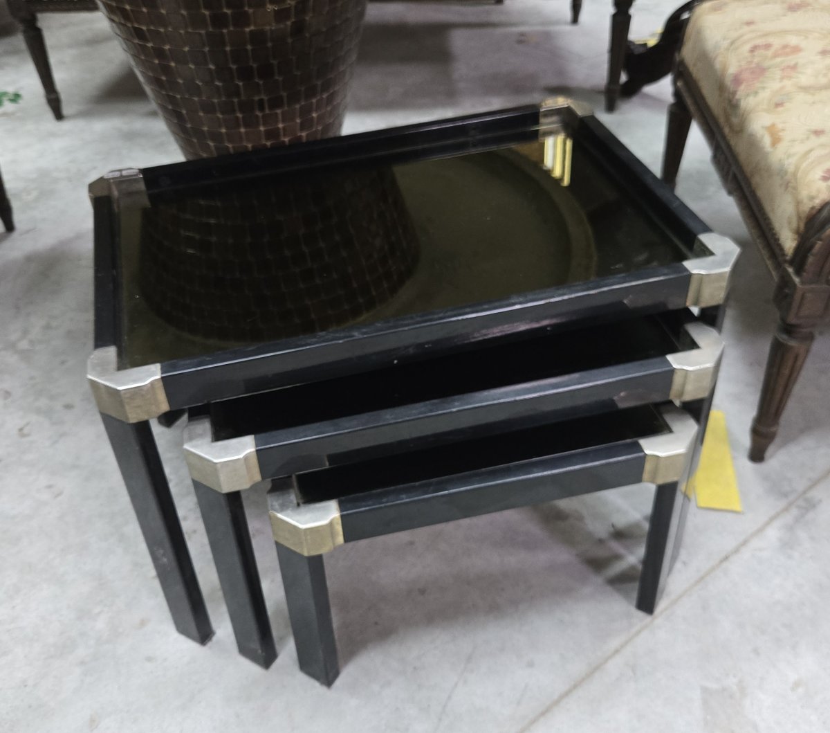 Suite de trois tables gigognes au design moderniste-photo-4