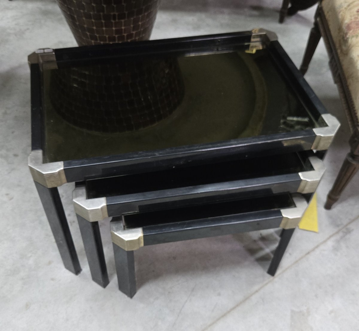 Suite de trois tables gigognes au design moderniste-photo-6