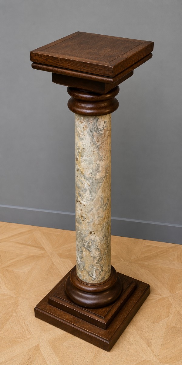 Sellette formant colonne, en bois massif et peinture faux marbre