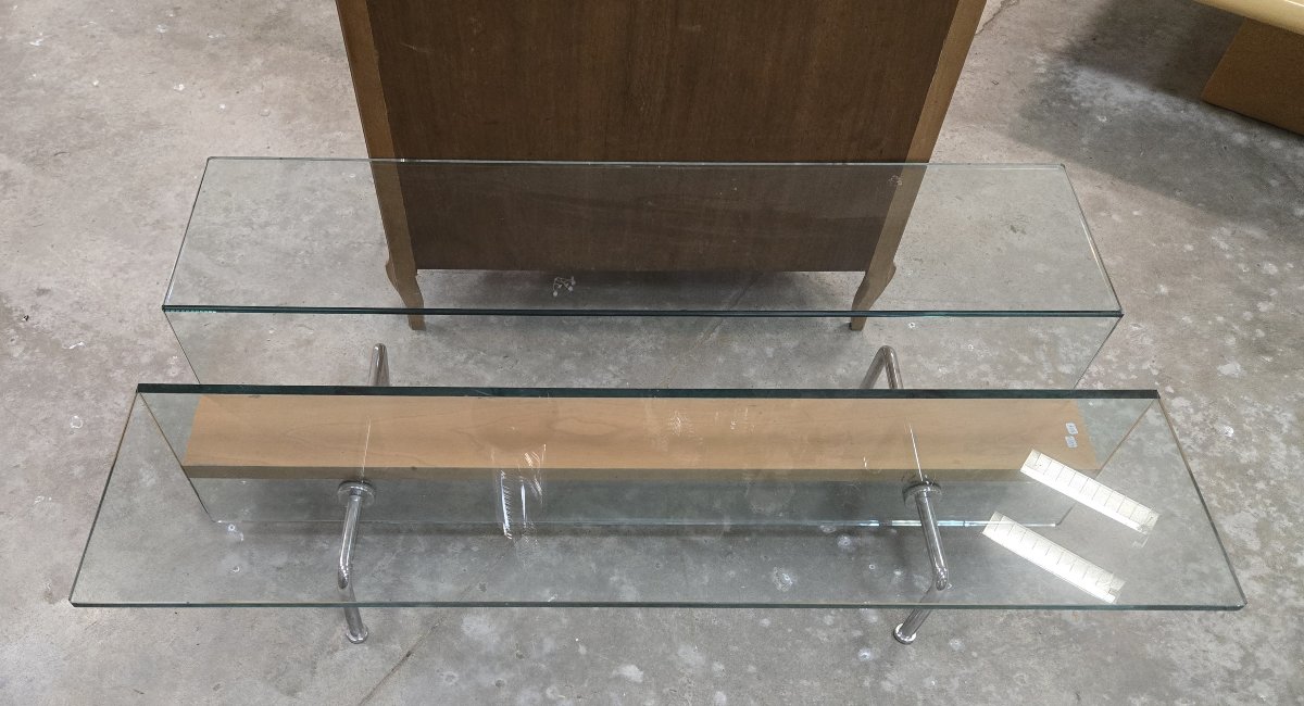 Table basse design des années 1970, alliant transparence et légèreté -photo-3