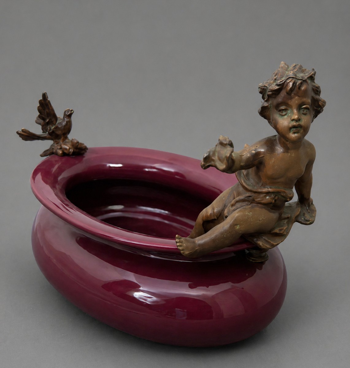 Vide-poche ou coupe décorative au putto
