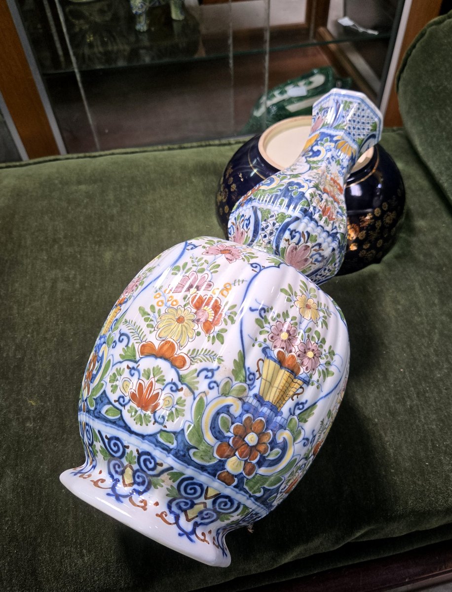Grand vase en faïence à panse balustre et col élancé-photo-1
