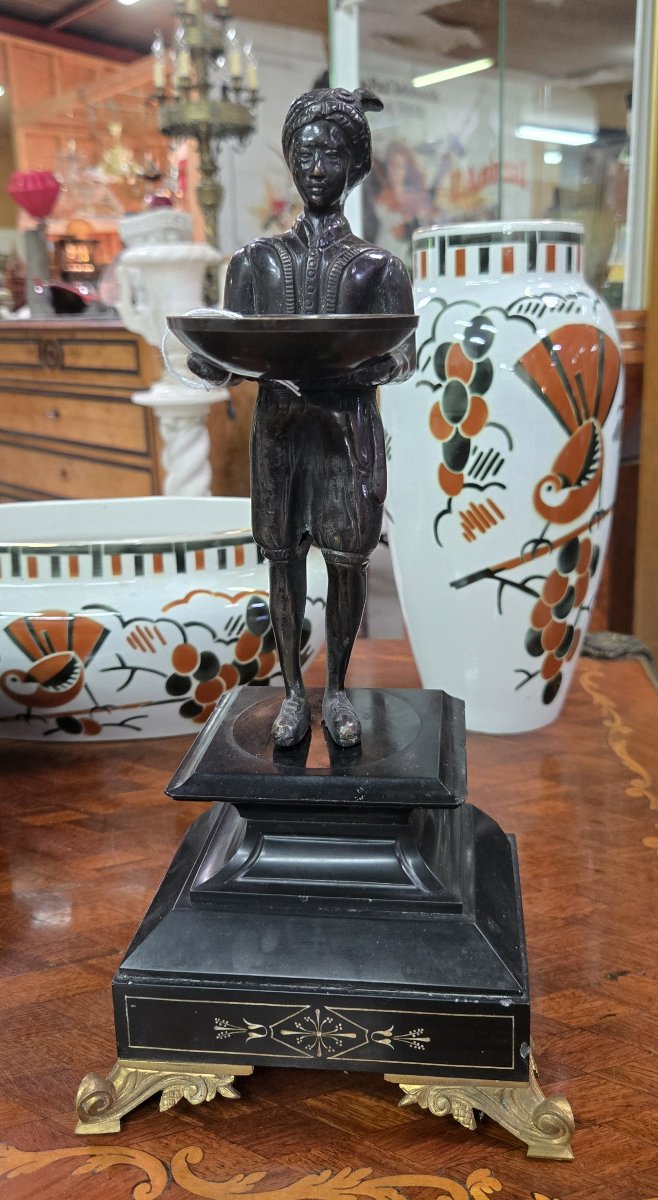 Orientalist Sculpture Of A Nubian In Dark Patina Bronze-photo-3