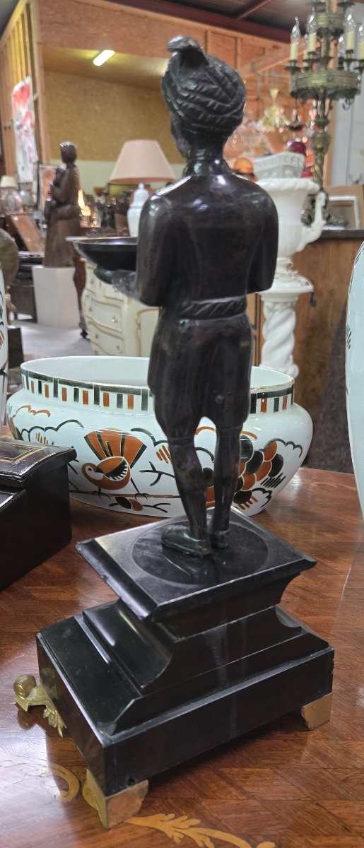 Orientalist Sculpture Of A Nubian In Dark Patina Bronze-photo-7