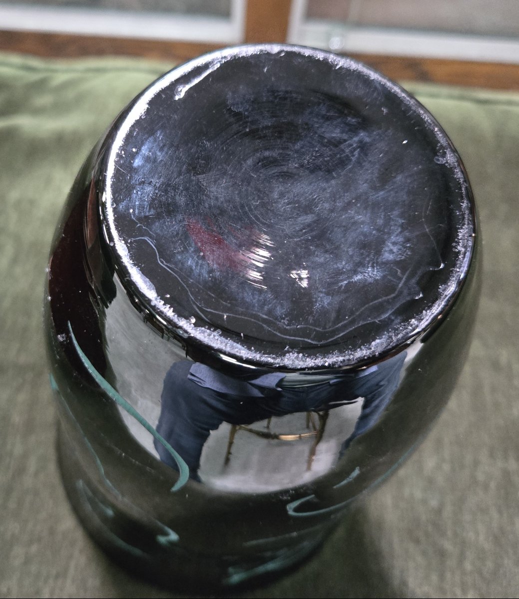 Ady Kroyer : Vase de forme balustre en verre noir, décoré en relief d’une figure féminine-photo-7