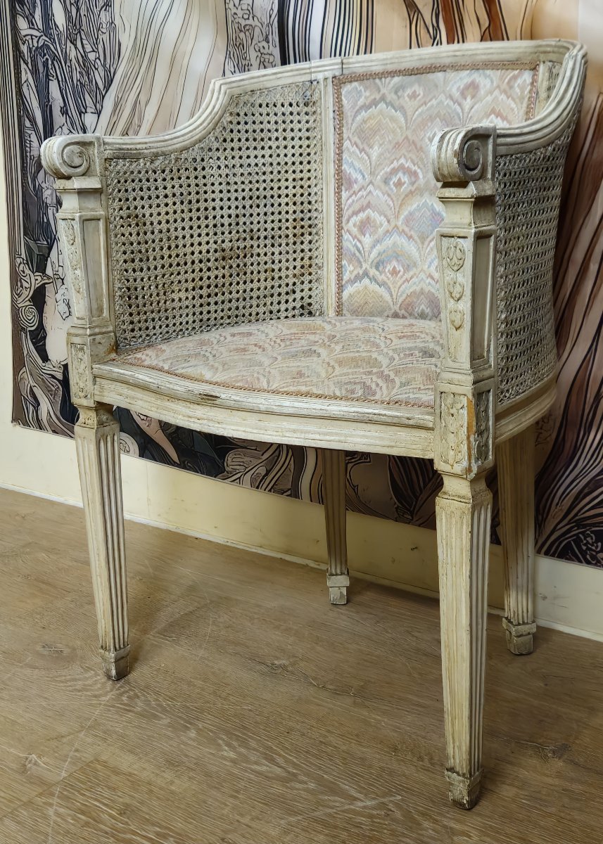 Fauteuil gondole de style Louis XVI en bois sculpté et patiné crème-photo-5