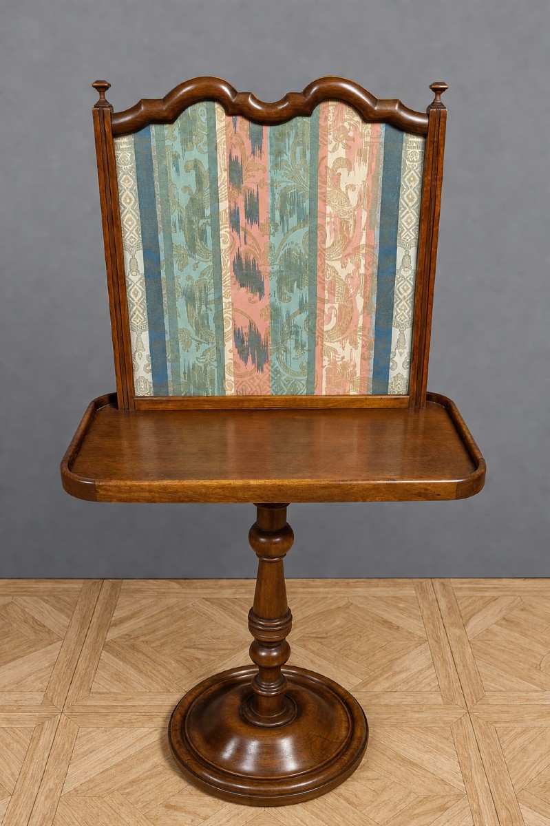Table de lecture en noyer à écran tissu – époque Napoléon III 