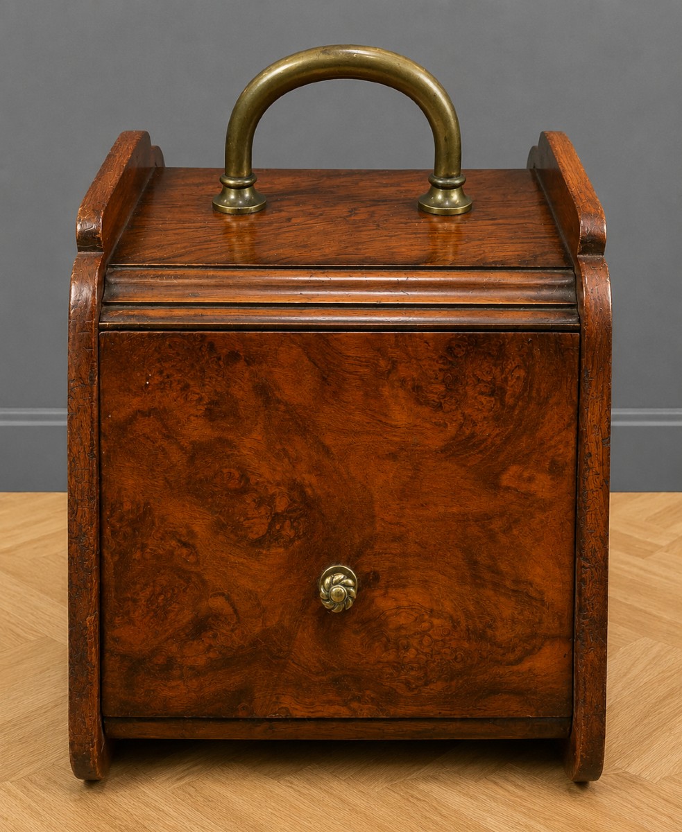Boîte à charbon Anglaise époque Napoléon III en acajou et bronzes dorés  