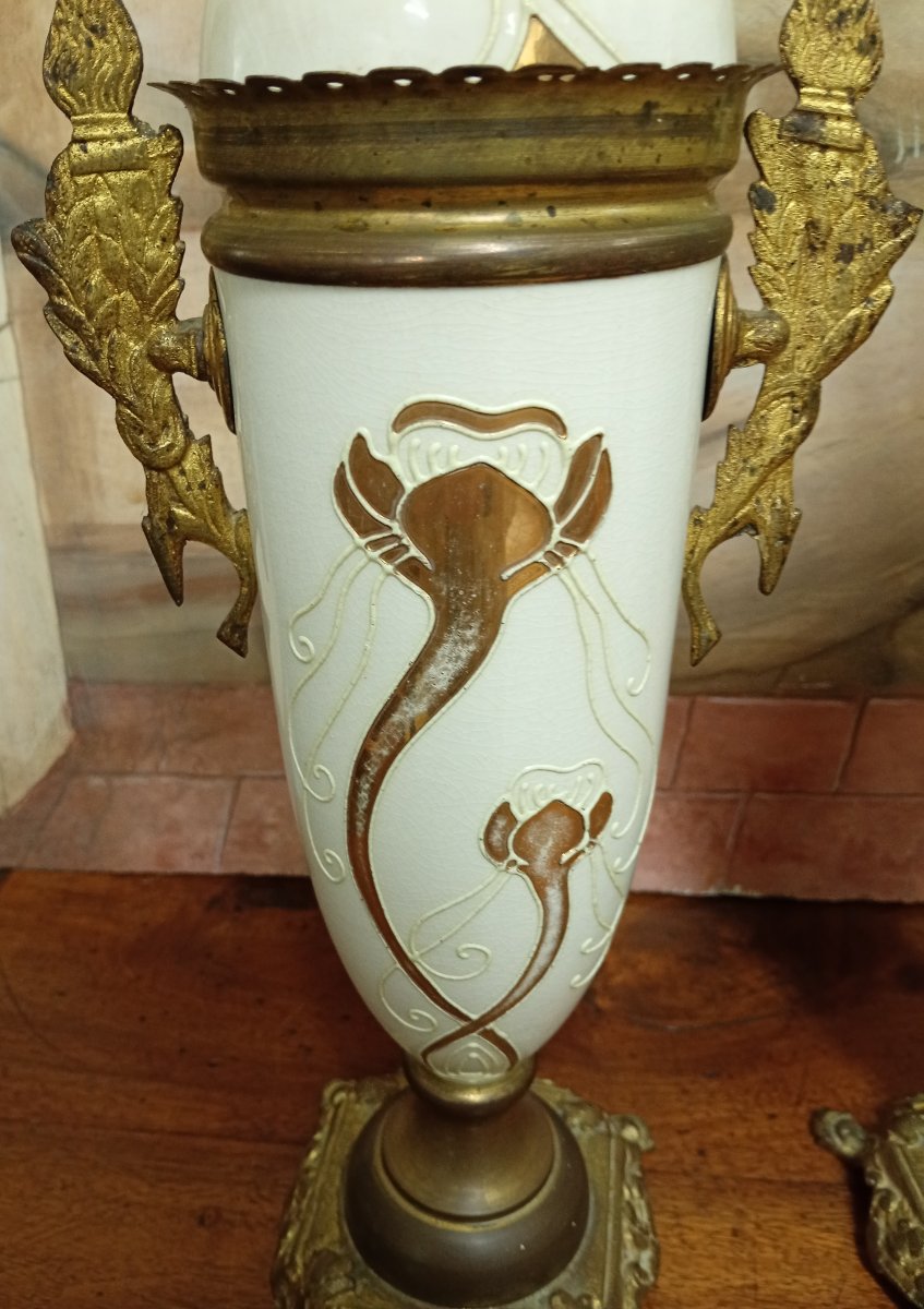 Paire de vases couverts d'époque Art Nouveau, en porcelaine-photo-4
