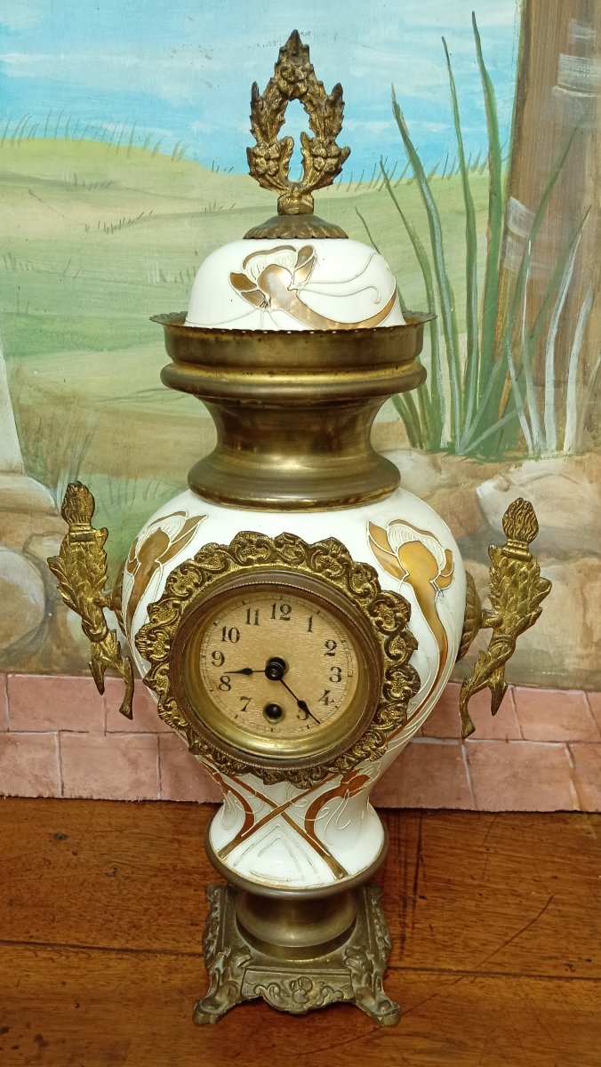 Large Art Nouveau Clock In Gilt Bronze And Regule And Porcelain-photo-1
