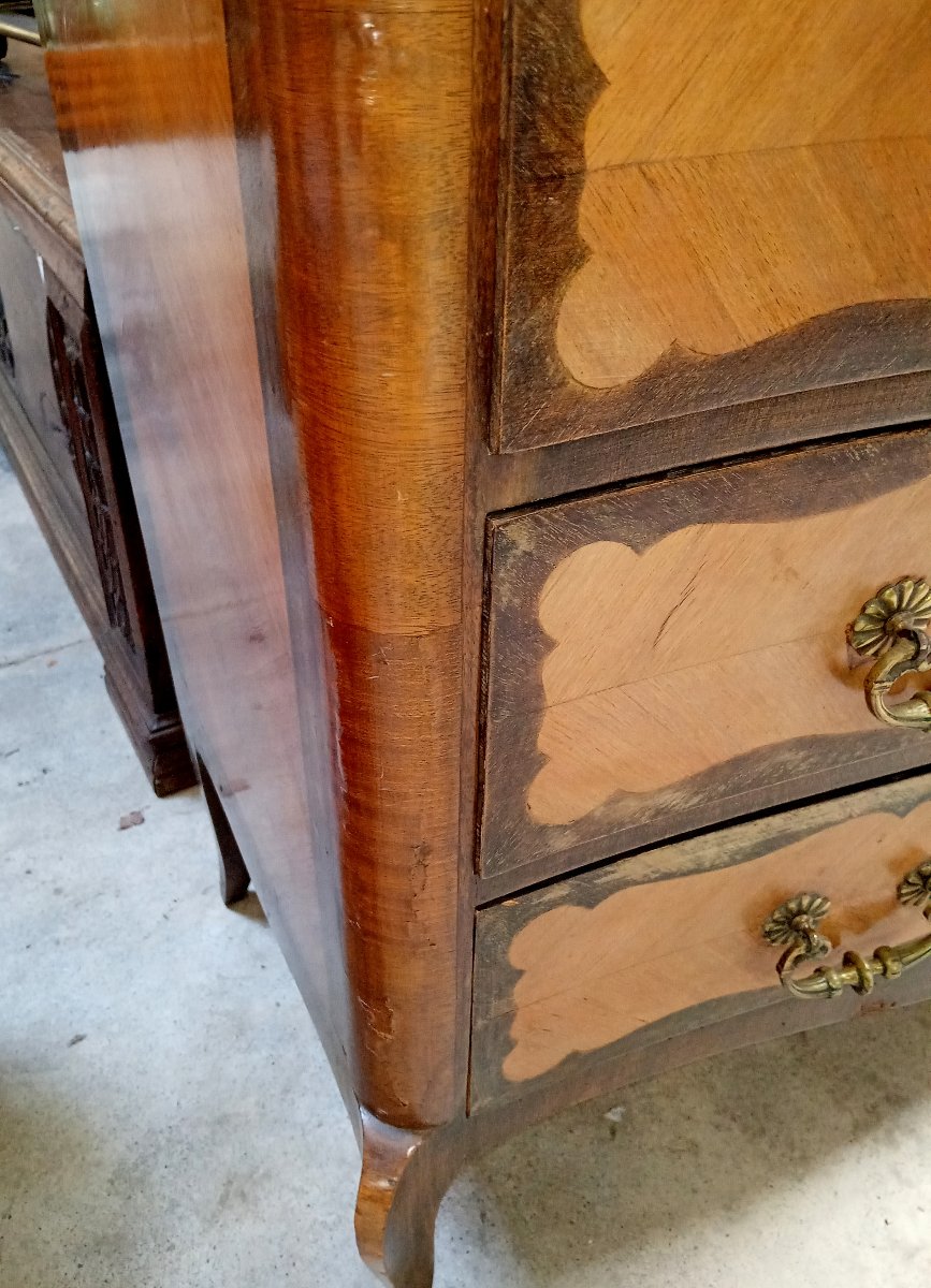 Commode galbée Louis XV en marqueterie – dessus marbre – époque XIXe  -photo-3