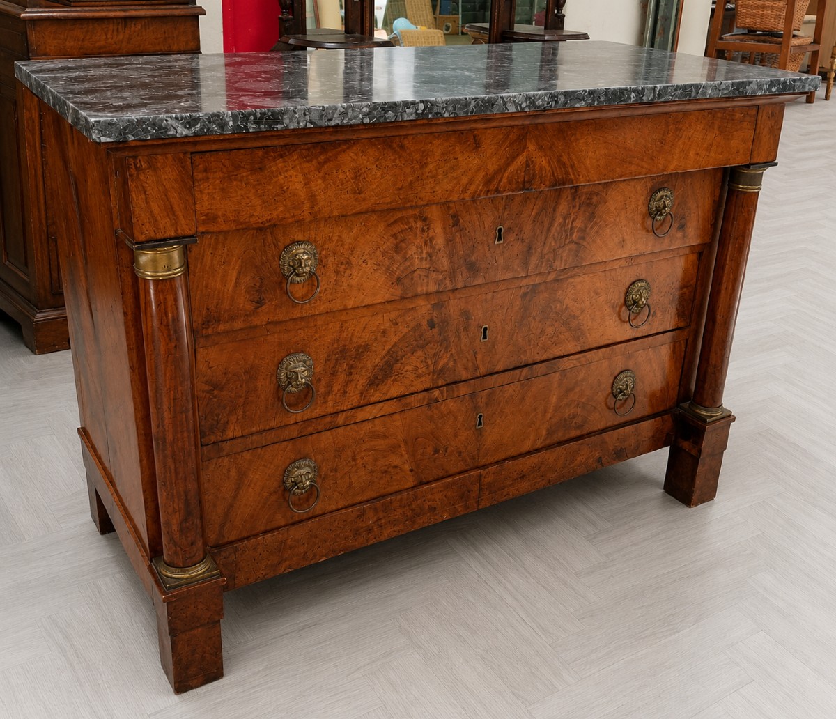 Commode époque Empire en noyer – marbre noir – XIXe siècle