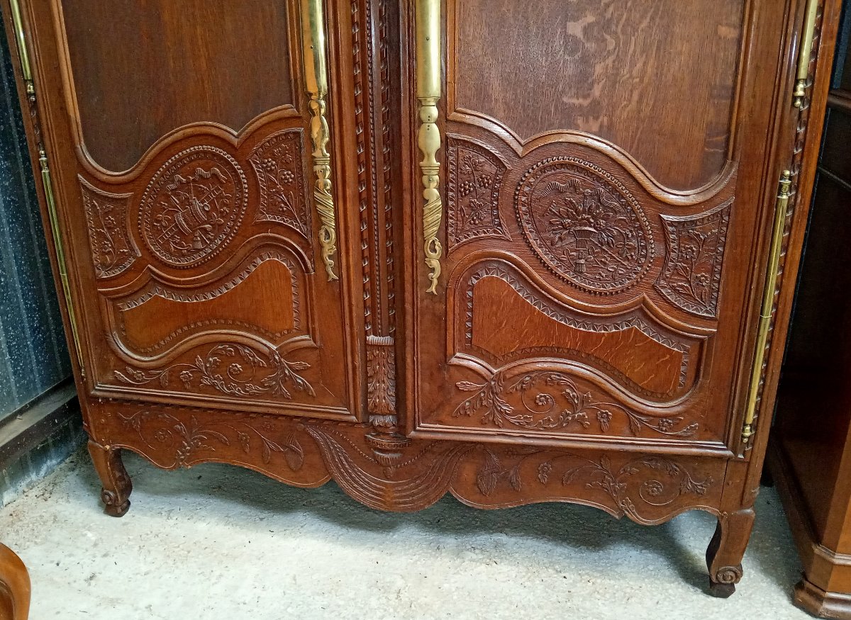 Grande armoire Normande sculptée – époque Louis XV - XVIIIe siècle  -photo-1