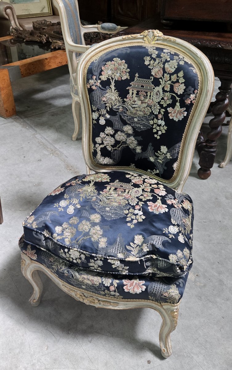 fauteuil chauffeuse de style Louis XV à dossier médaillon-photo-2