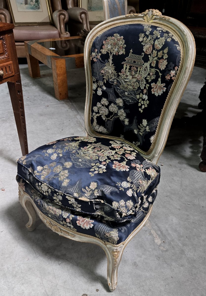 fauteuil chauffeuse de style Louis XV à dossier médaillon-photo-3