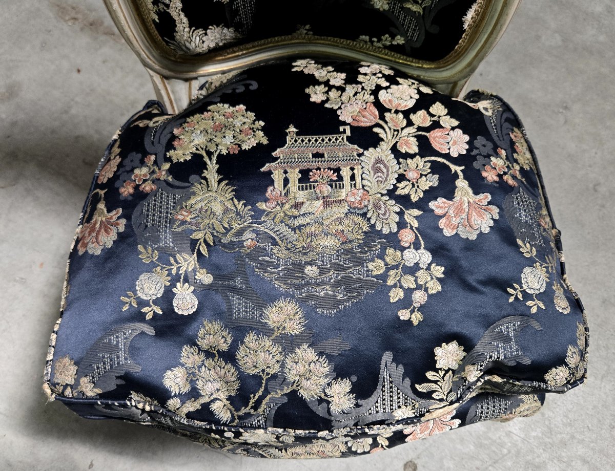 fauteuil chauffeuse de style Louis XV à dossier médaillon-photo-5