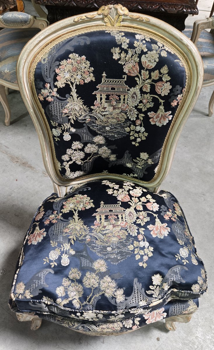 fauteuil chauffeuse de style Louis XV à dossier médaillon-photo-6